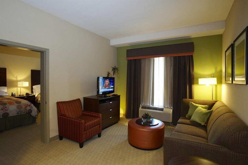 Photo of Livingroom in Hoover
