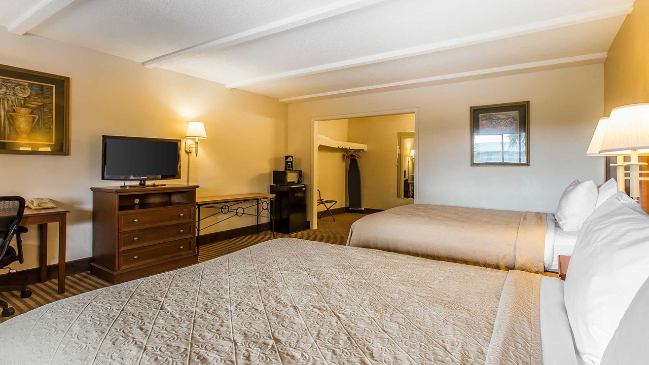 Photo of Bedroom in Jekyll Island