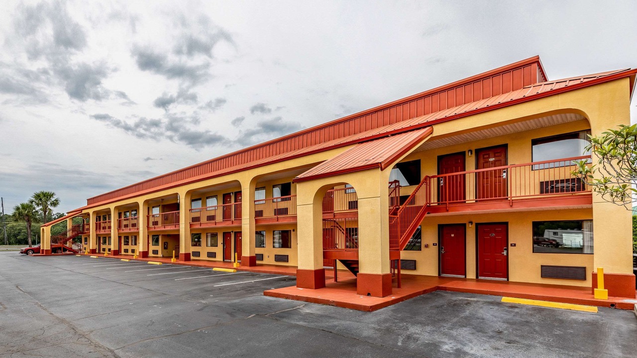 Photo of Buildings in Kingsland