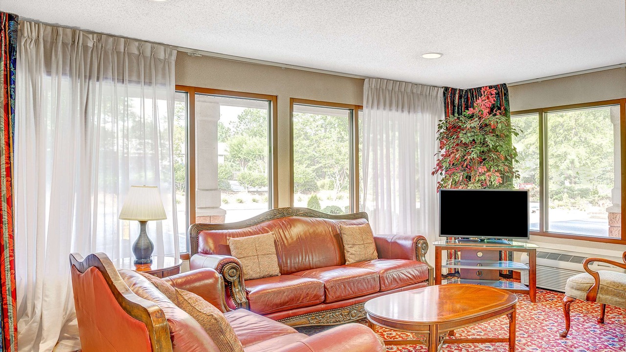 Photo of Livingroom in Peachtree City