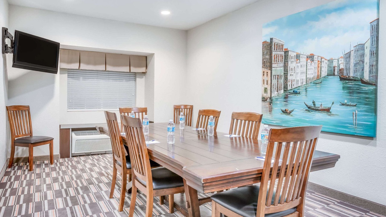 Photo of Livingroom in Hoover