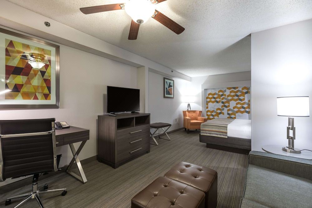 Photo of Livingroom in Huntersville