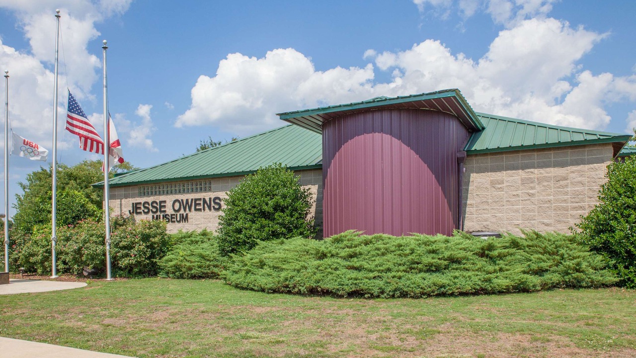 Photo of Buildings in Moulton