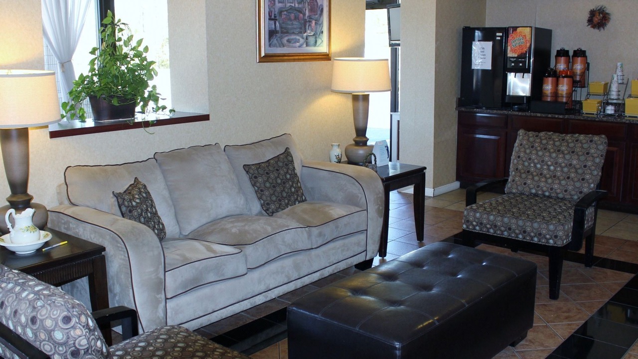 Photo of Livingroom in Hoover