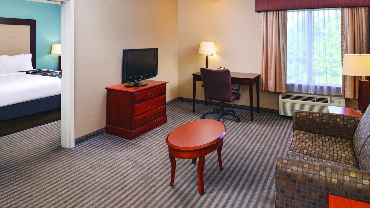 Photo of Livingroom in Locust Grove
