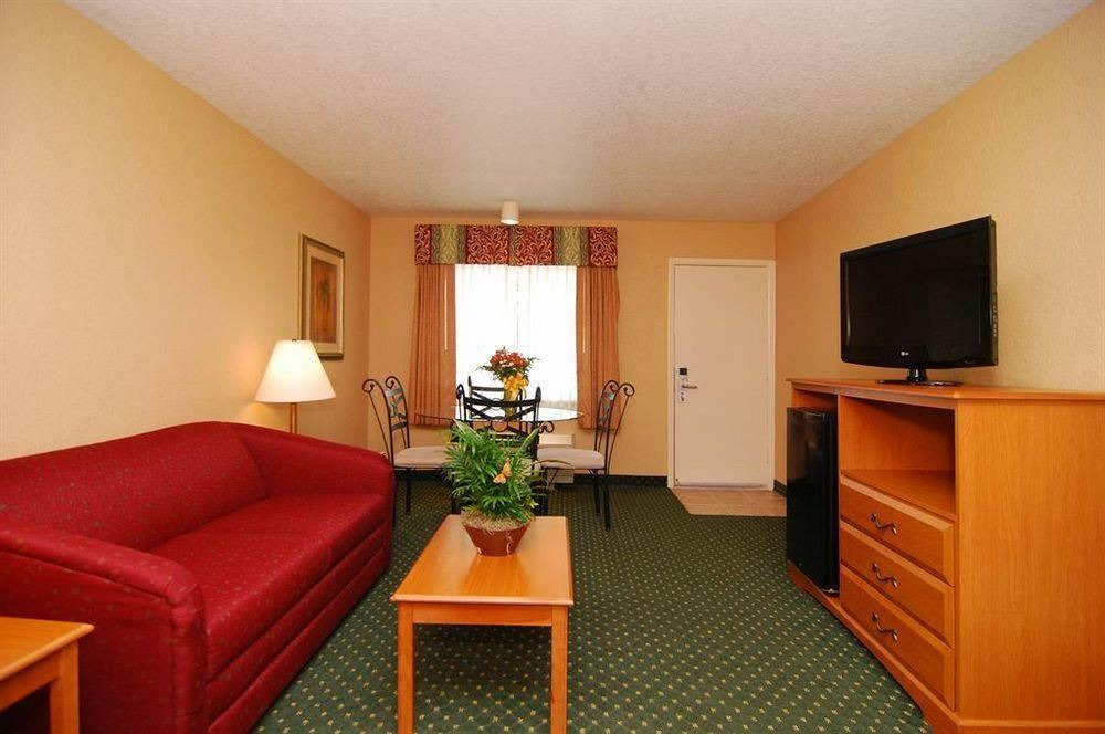 Photo of Livingroom in Titusville