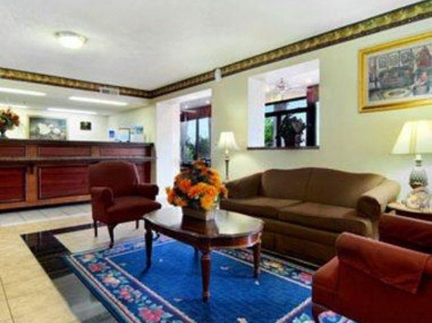 Photo of Livingroom in Hoover