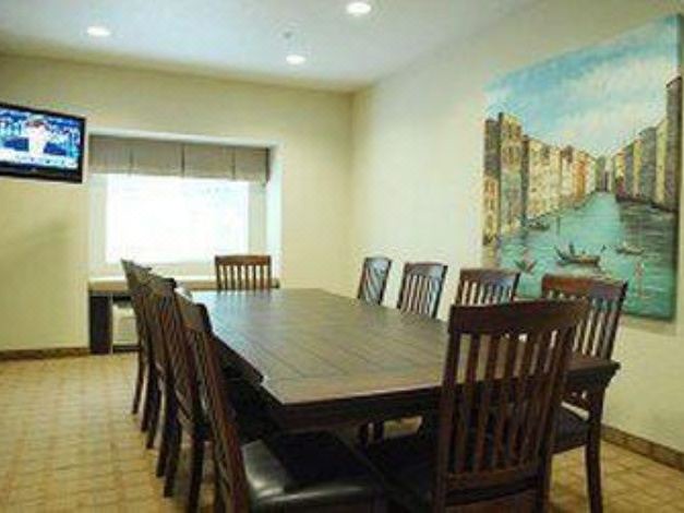 Photo of Livingroom in Hoover