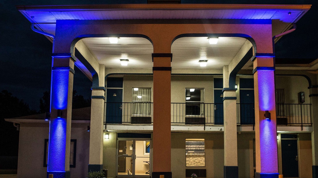 Photo of Buildings in Mexia