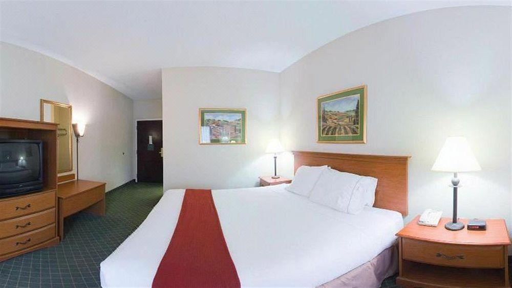 Photo of Bedroom in Fayetteville