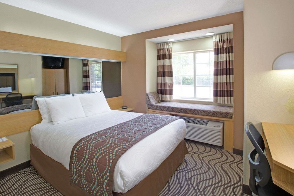 Photo of Bedroom in University Place