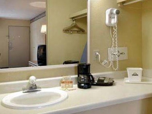 Photo of Bathroom in Dock Junction