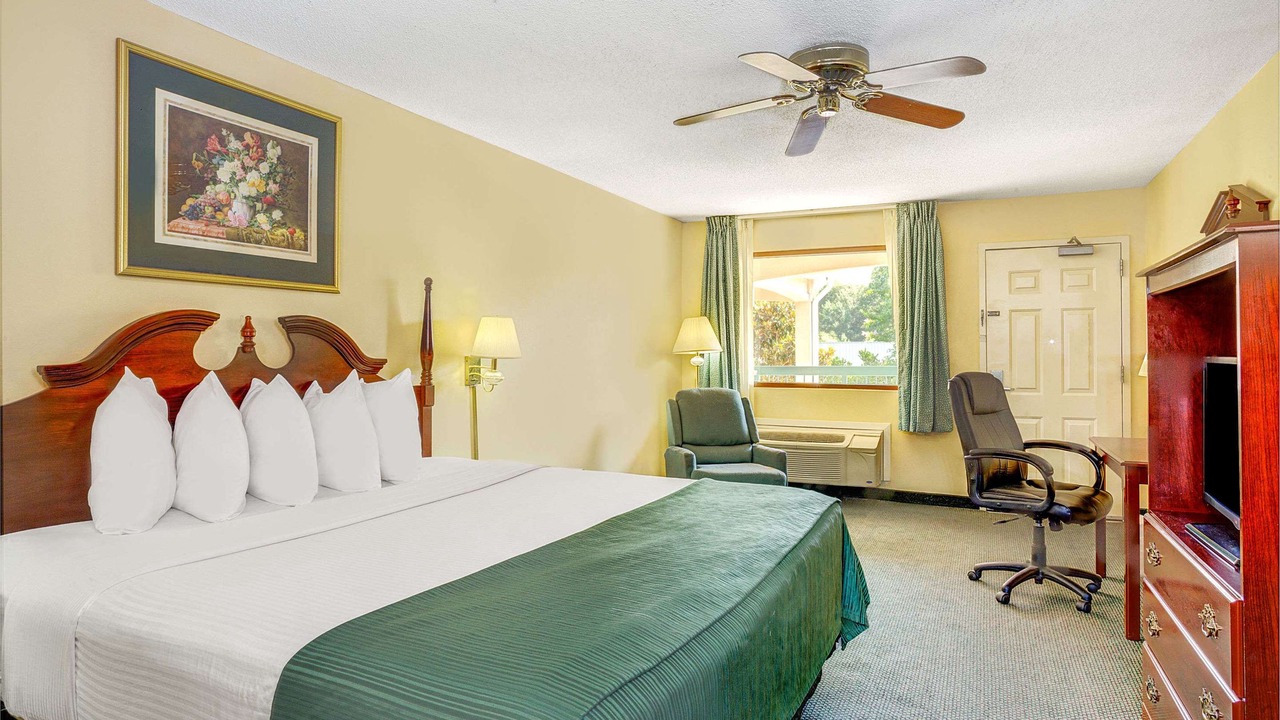 Photo of Bedroom in Peachtree City