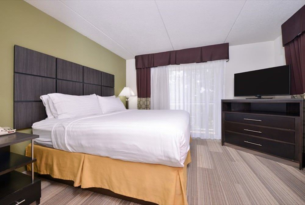 Photo of Bedroom in Mooresville