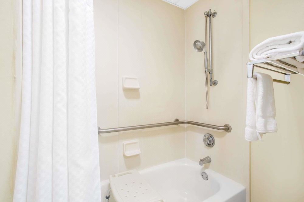 Photo of Bathroom in Metter