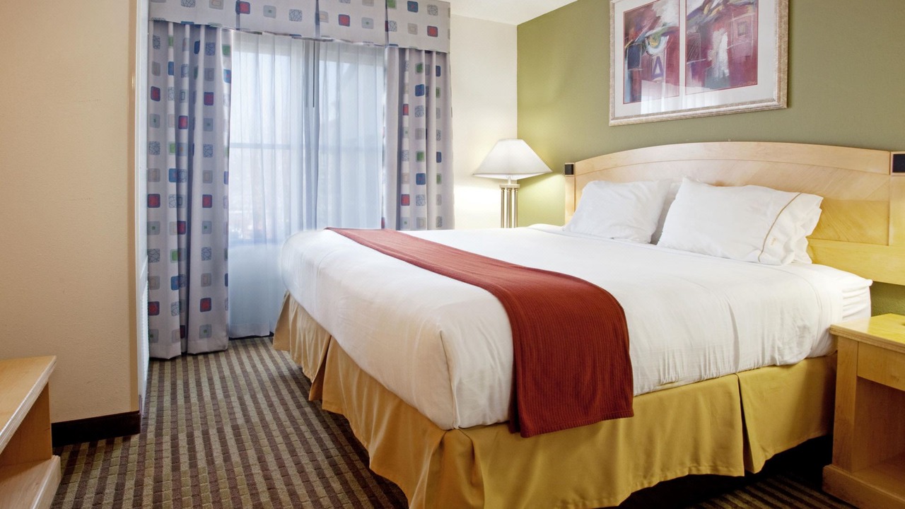 Photo of Bedroom in Mooresville