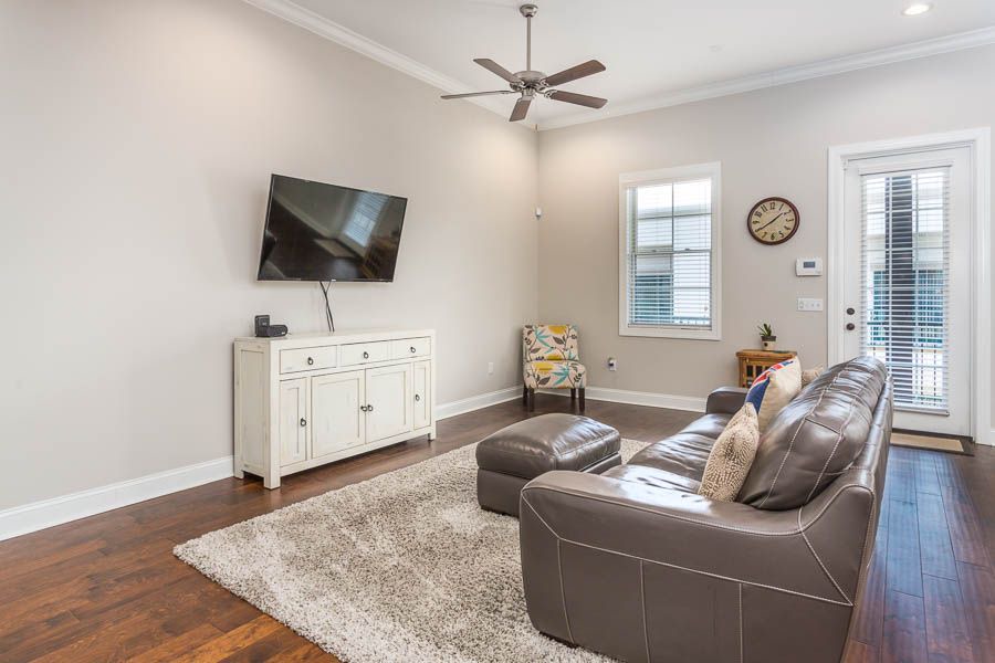 Photo of Livingroom in King City