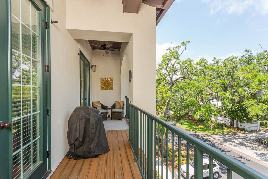 Photo of Patio Balcony in King City