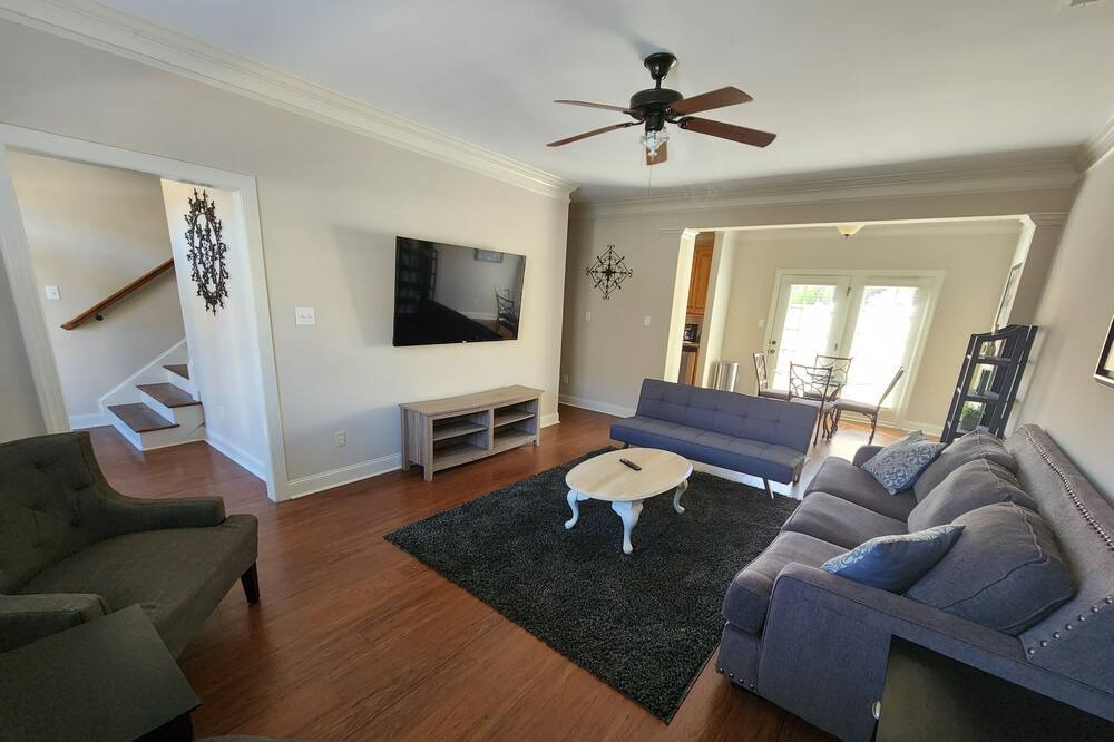 Photo of Livingroom in Huntsville