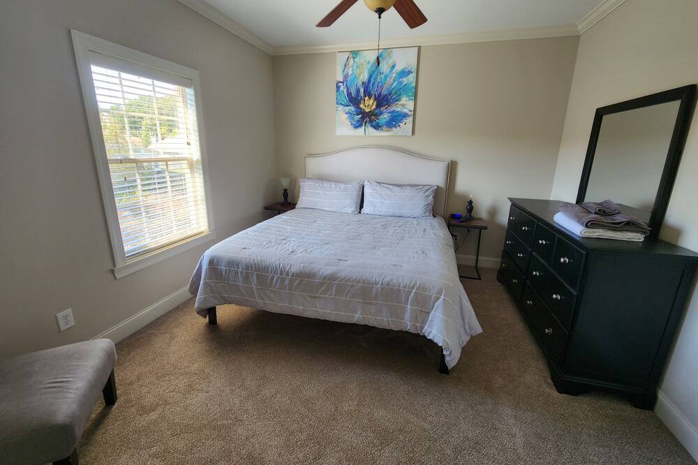 Photo of Bedroom in Huntsville