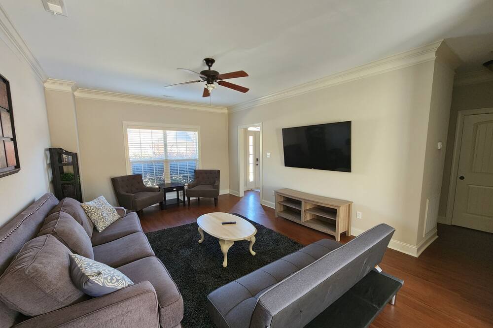 Photo of Livingroom in Huntsville