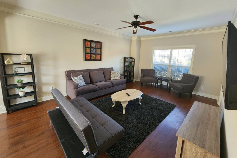 Photo of Livingroom in Huntsville