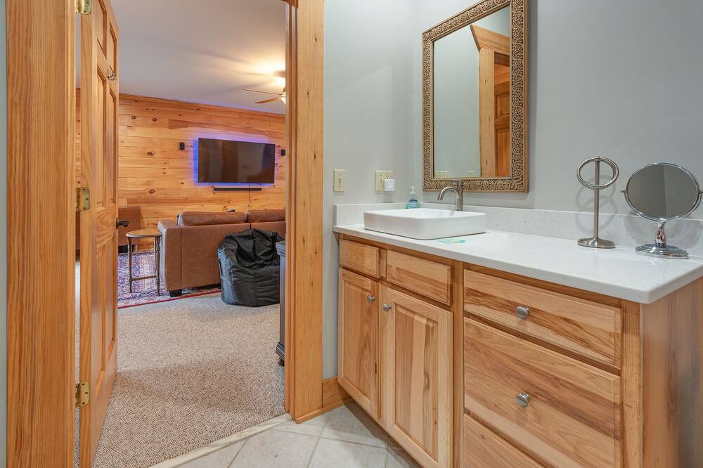 Photo of Bathroom in Maggie Valley