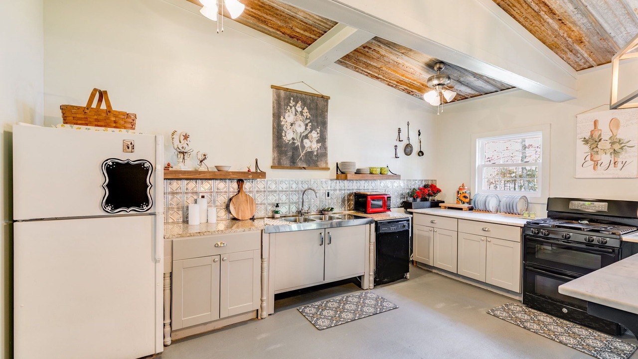 Photo of Kitchen in Whitesburg