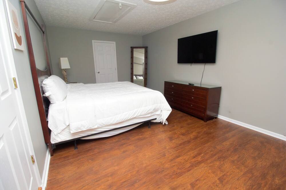 Photo of Bedroom in Perry