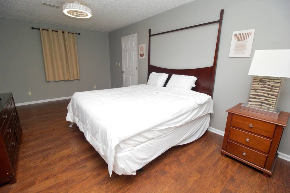 Photo of Bedroom in Perry