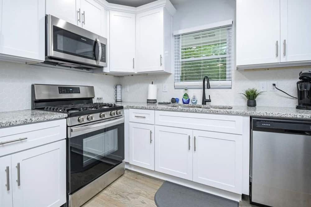 Photo of Kitchen in Browns Mill Park