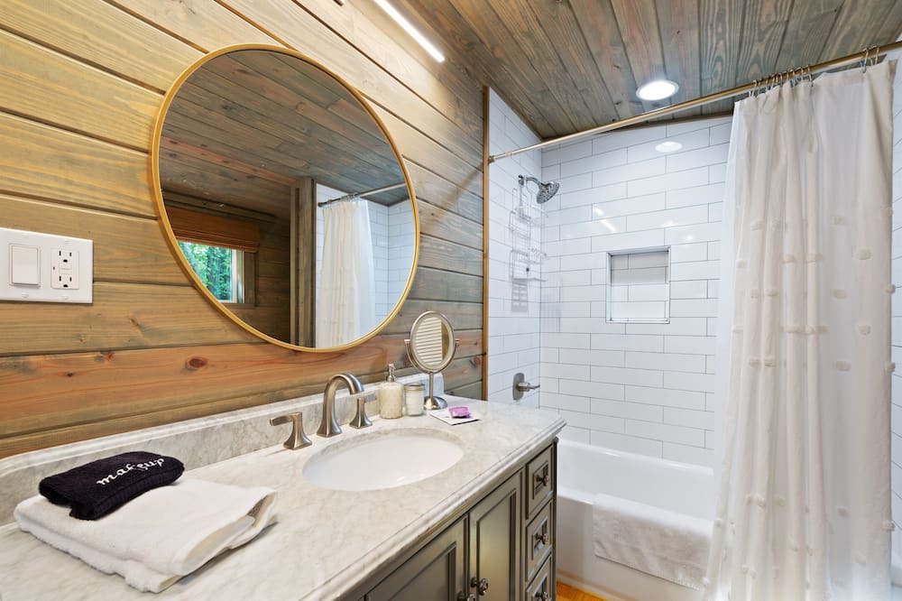 Photo of Bathroom in Mentone