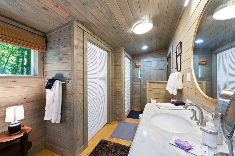 Photo of Bathroom in Mentone