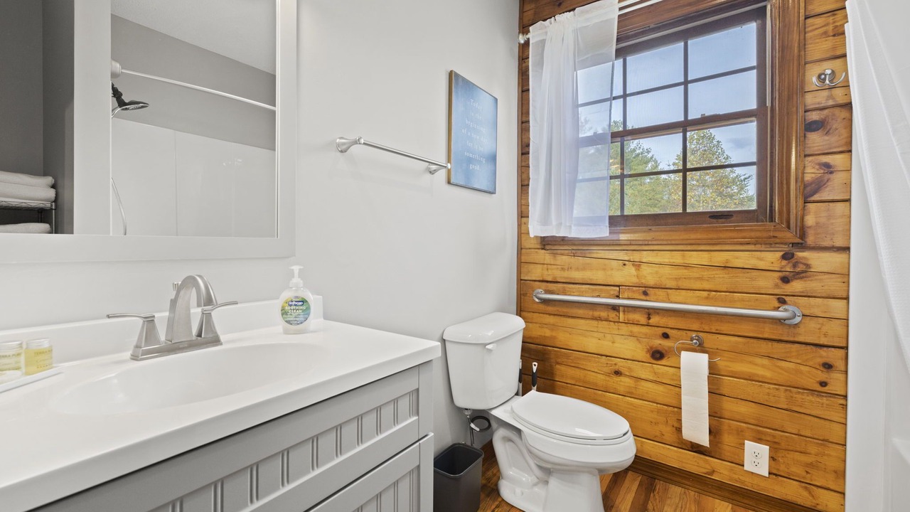 Photo of Bathroom in Alexander