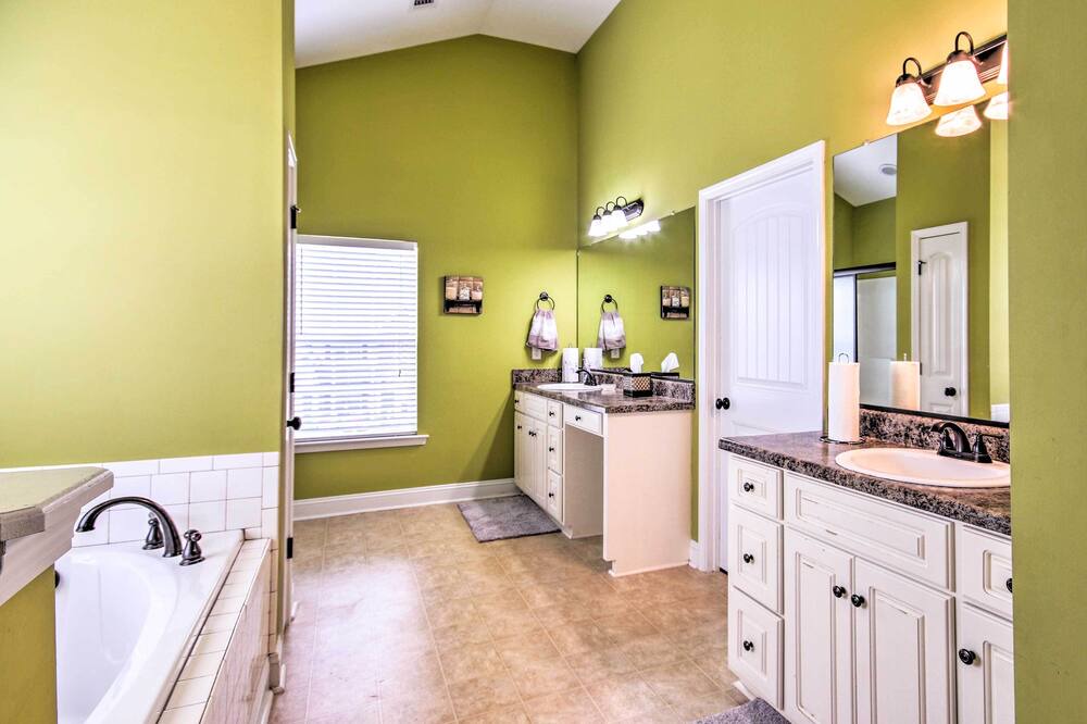 Photo of Bathroom in Grovetown