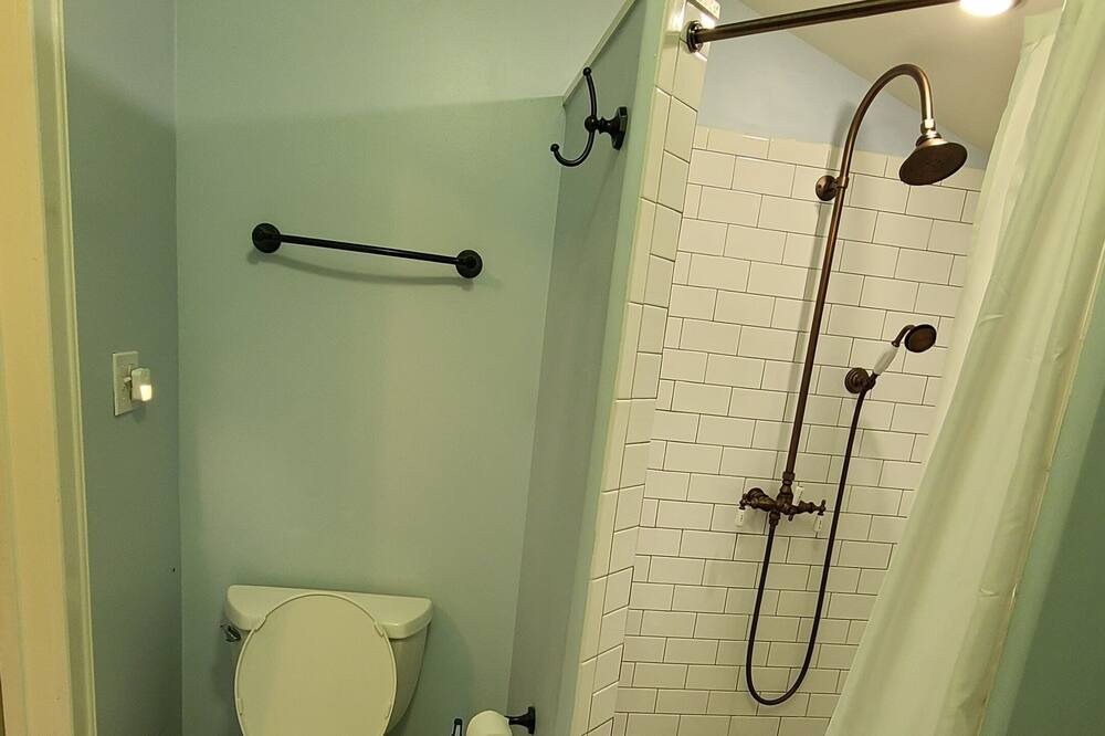 Photo of Bathroom in Pine Mountain Valley