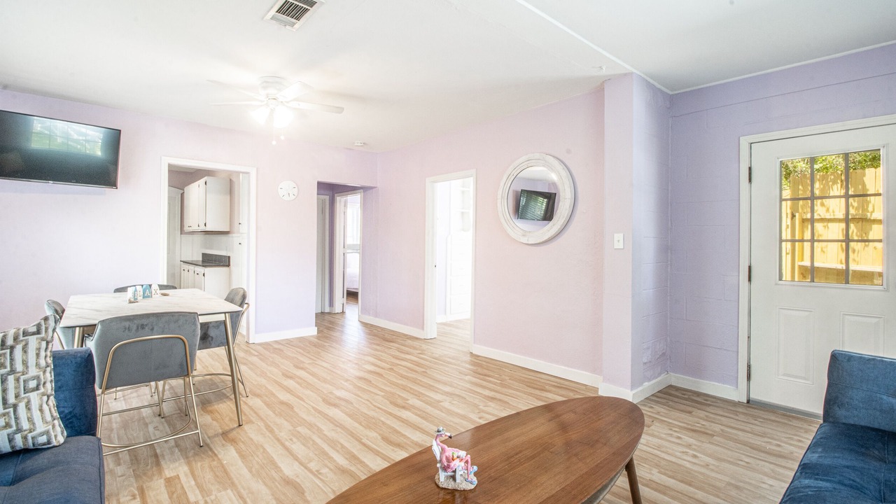 Photo of Livingroom in Long Beach