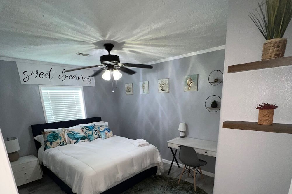 Photo of Bedroom in Daphne