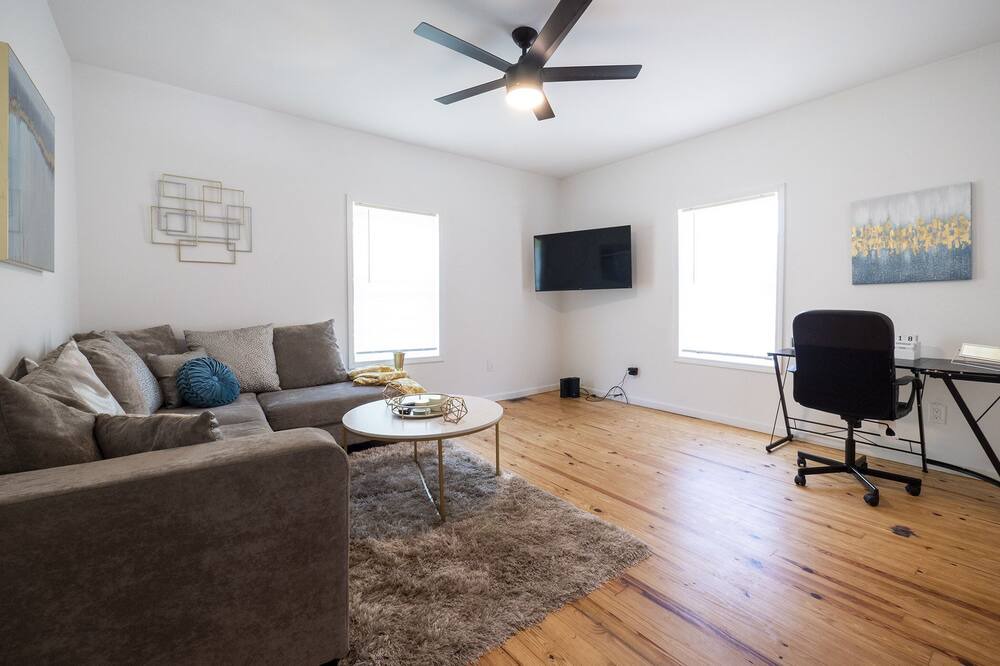 Photo of Livingroom in Newnan