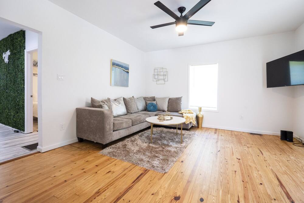 Photo of Livingroom in Newnan