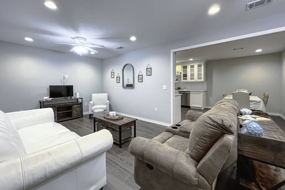 Photo of Bedroom in Long Beach