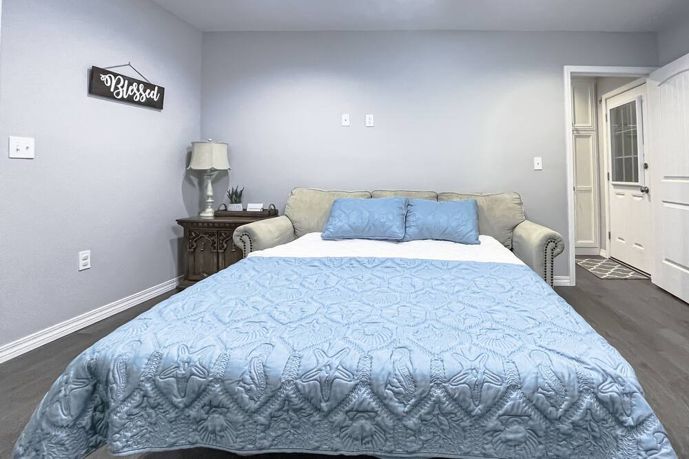 Photo of Bedroom in Long Beach
