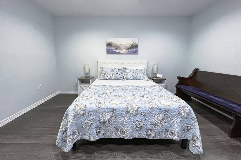 Photo of Bedroom in Long Beach