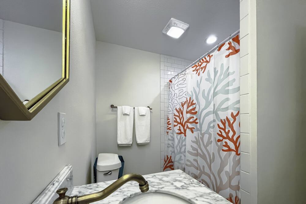 Photo of Bathroom in Long Beach