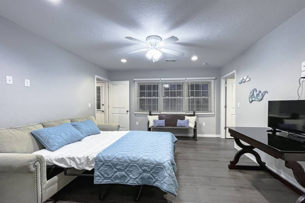 Photo of Bedroom in Long Beach