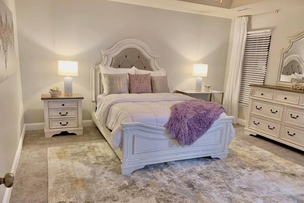 Photo of Bedroom in Normal