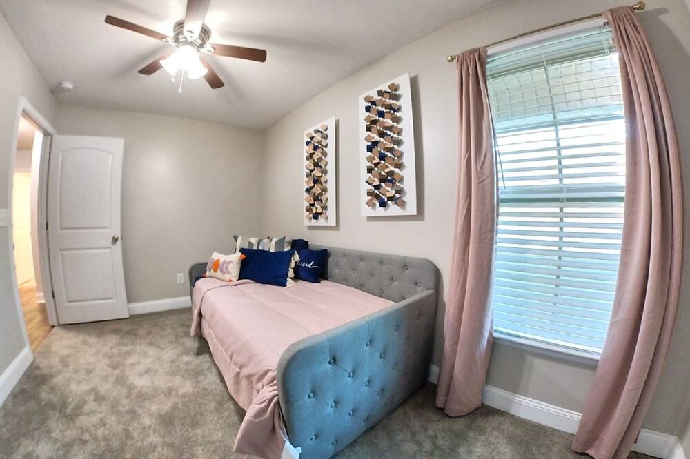 Photo of Bedroom in Normal
