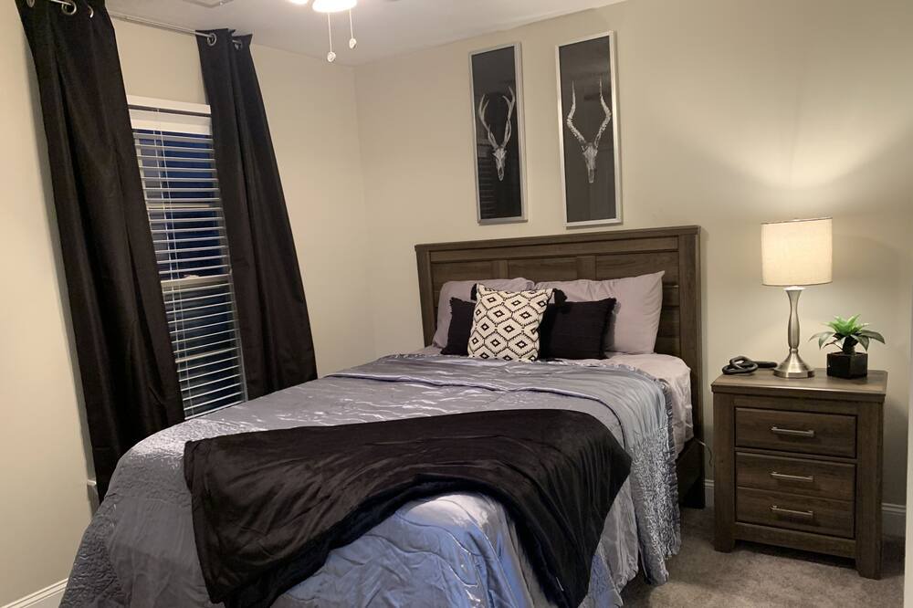 Photo of Bedroom in Normal