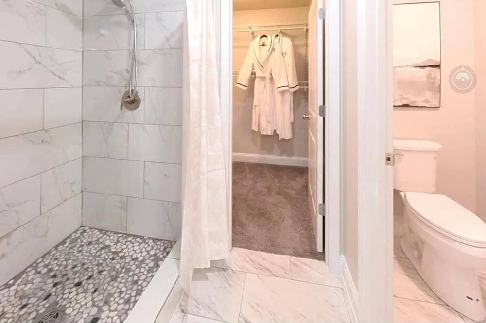Photo of Bathroom in Normal