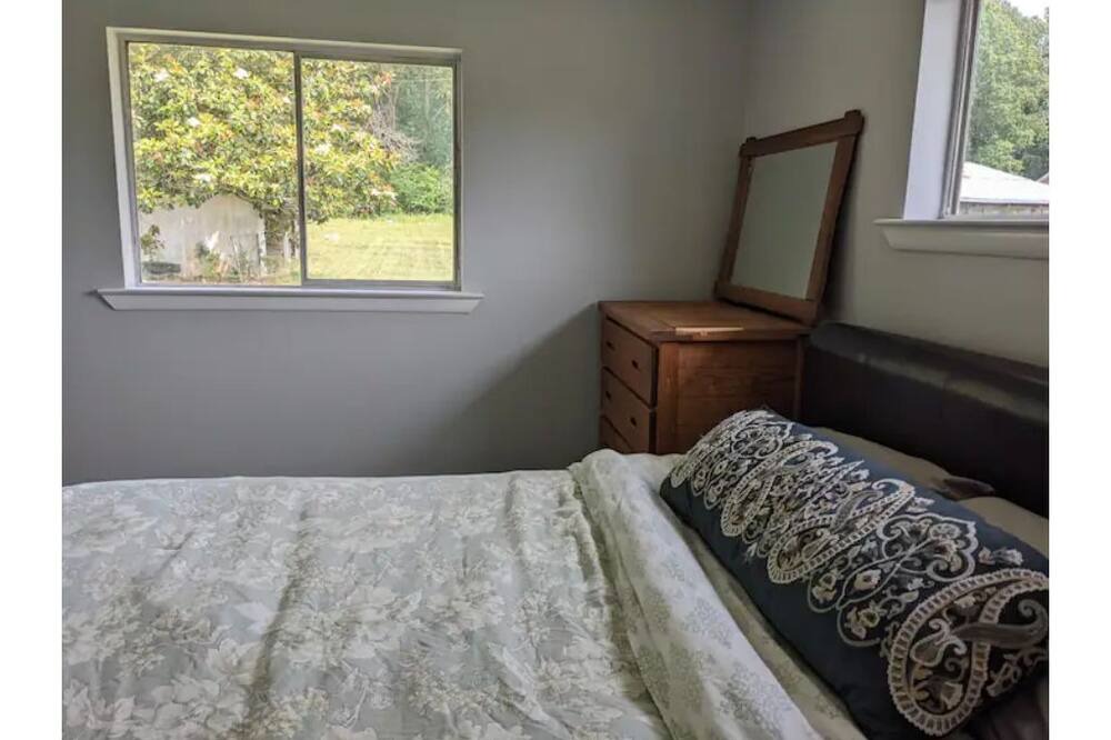 Photo of Bedroom in Laceys Spring